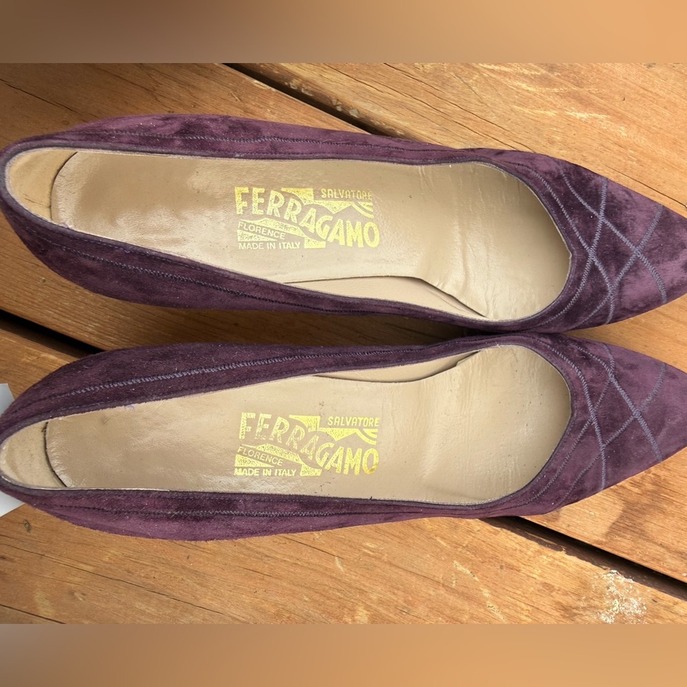 Salvatore Ferragamo Vintage purple suede pumps - Picture 4 of 6